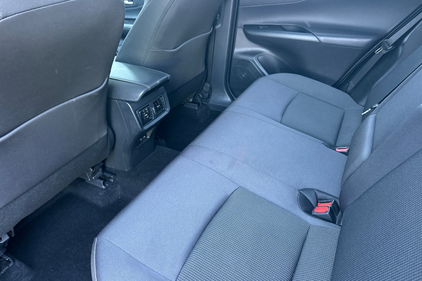 Used 2024 Toyota Venza LE AWD/4WD image 12
