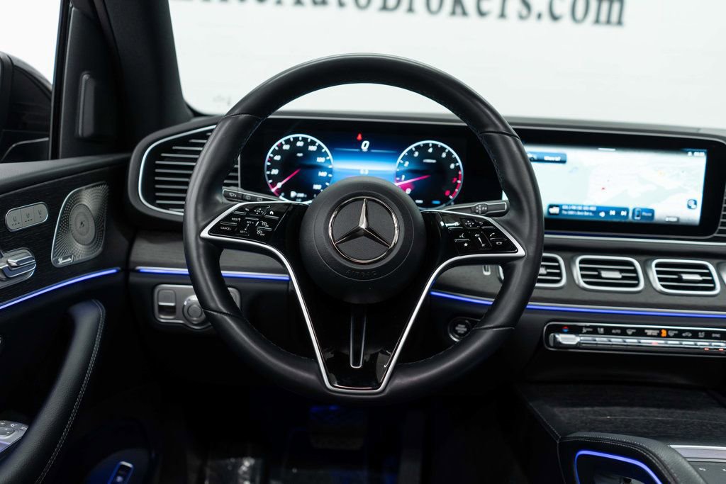 Used 2025 Mercedes-Benz GLE 350 4MATIC image 16