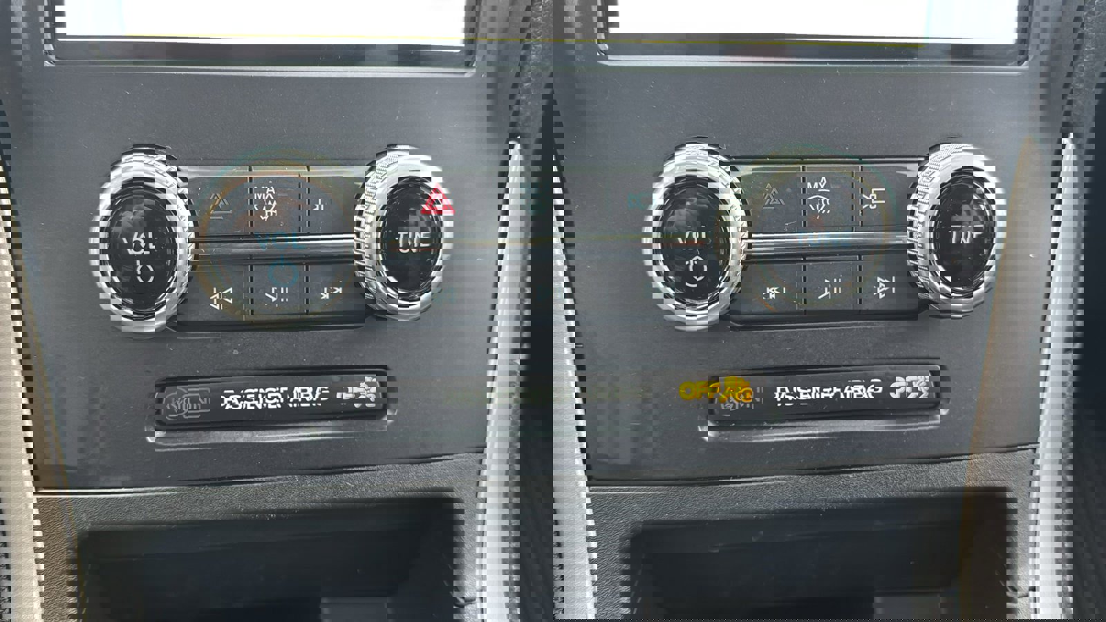 Used 2022 Ford Edge SEL w/ Convenience Package image 18