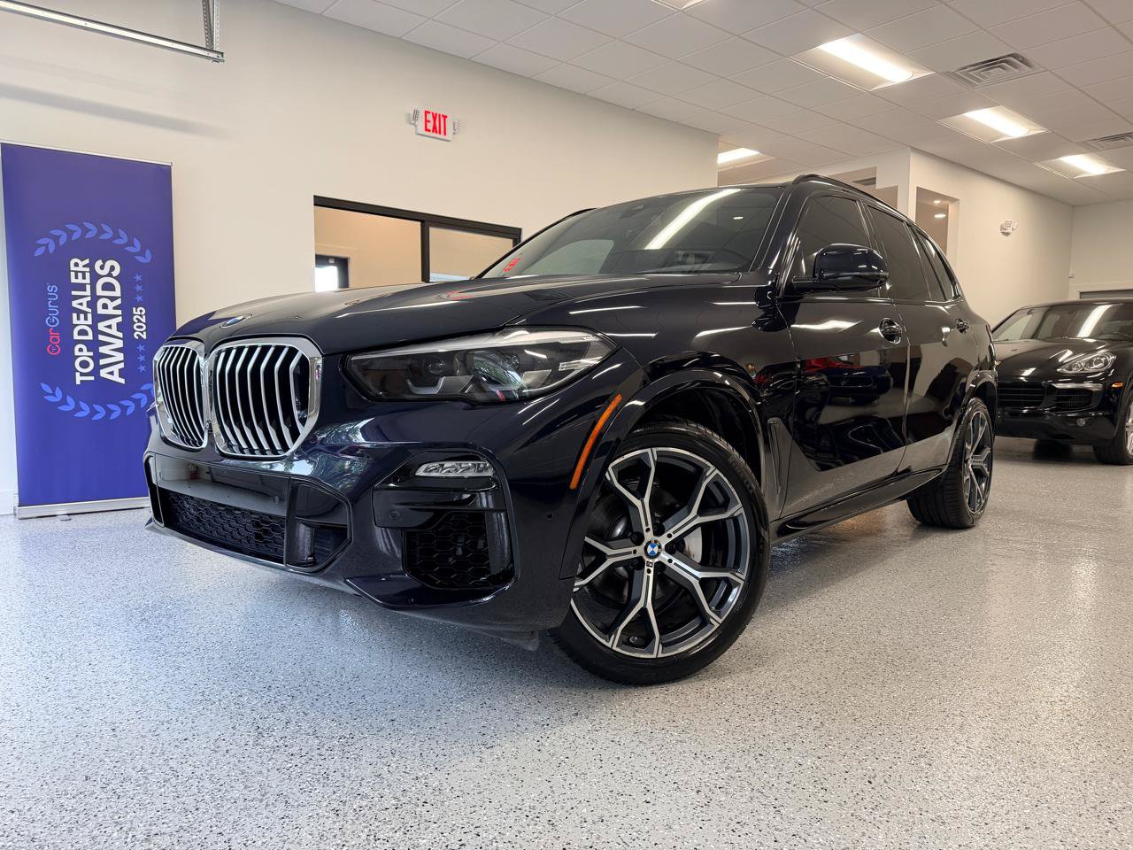 Used 2019 BMW X5 xDrive40i w/ M Sport Package AWD/4WD image 2