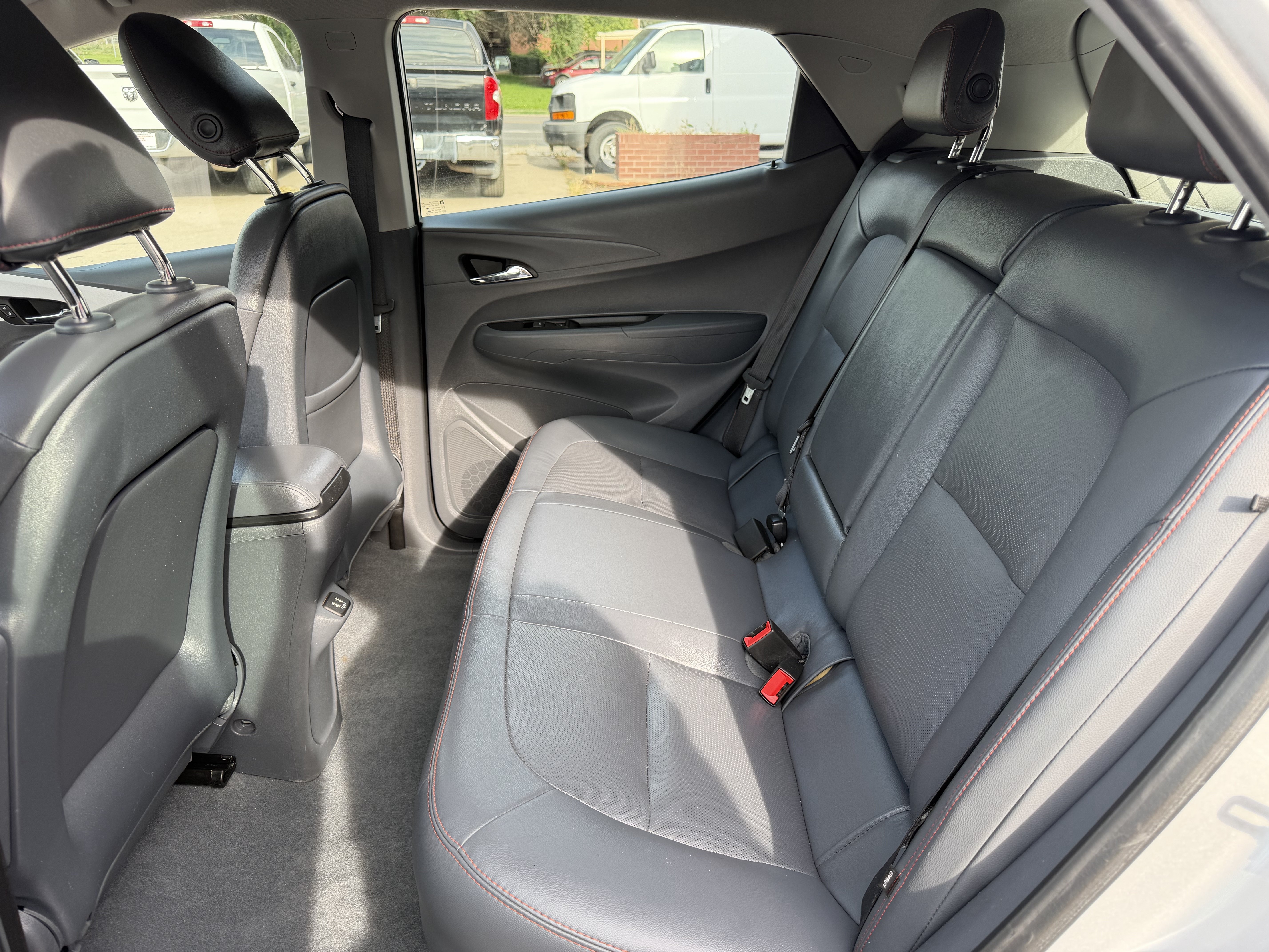 Used 2019 Chevrolet Bolt Premier w/ Infotainment Package FWD image 11