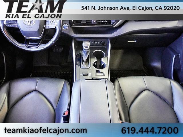 Used 2021 Toyota Highlander XLE AWD/4WD image 25
