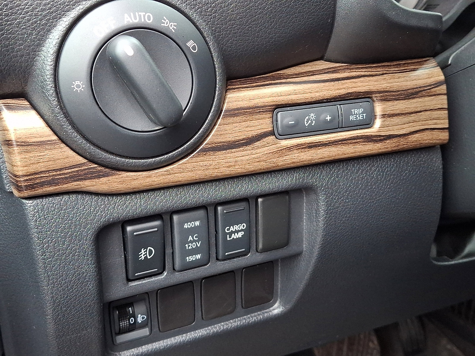 Used 2017 Nissan Titan SL image 33