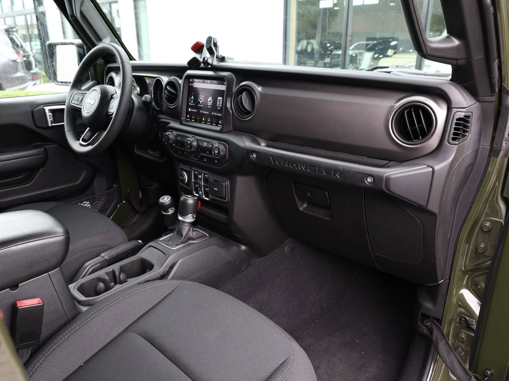 Used 2023 Jeep Wrangler Sport S image 19