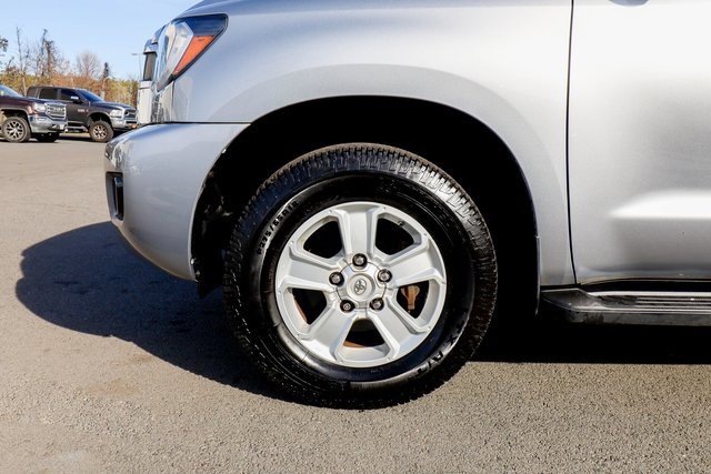 Used 2018 Toyota Sequoia SR5 image 22