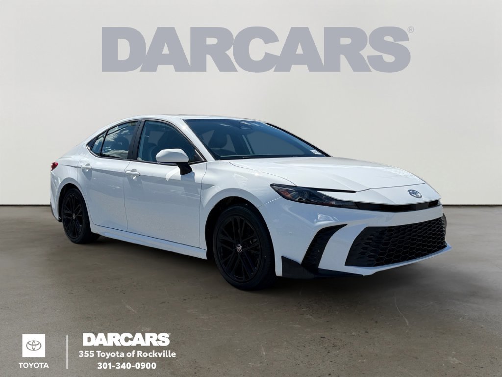 Used 2025 Toyota Camry SE FWD image 1