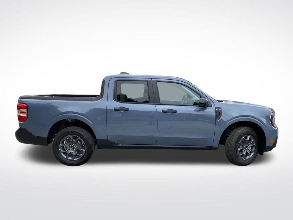 New 2025 Ford Maverick XLT w/ XLT Luxury Package image 2