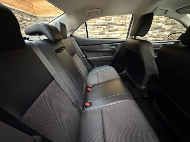 Used 2017 Toyota Corolla SE w/ Carpet Mat Package (TMS) FWD image 31