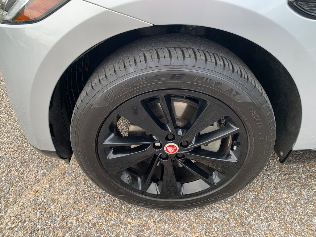 Used 2023 Jaguar F-PACE S AWD/4WD image 11