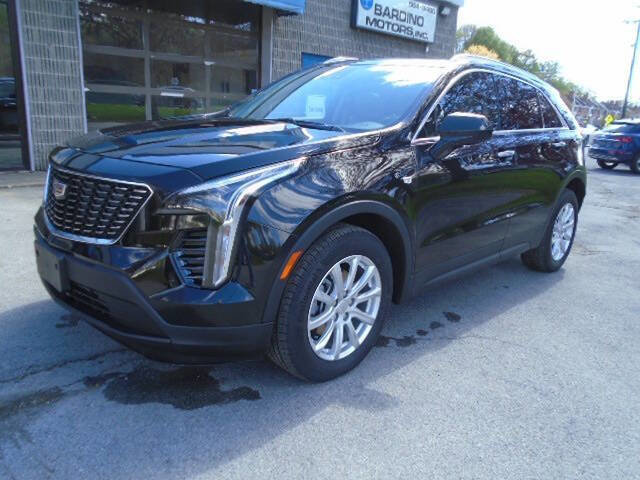Used 2023 Cadillac XT4 Luxury w/ Cold Weather Package AWD/4WD image 2