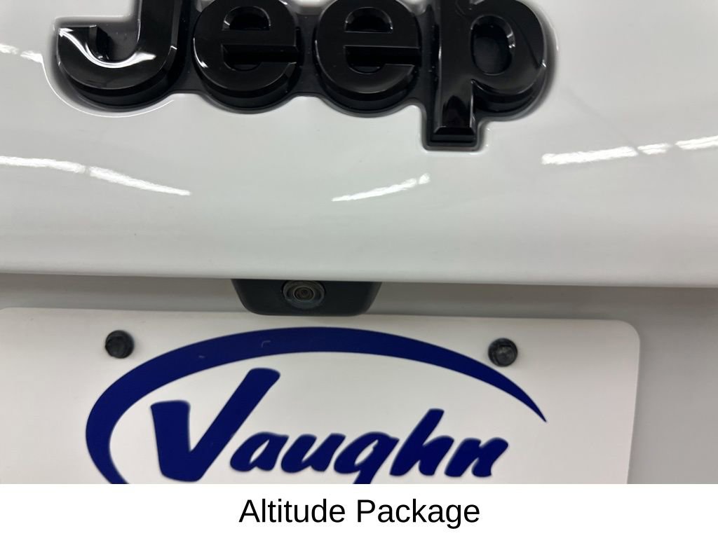 Used 2021 Jeep Cherokee Latitude Plus image 17