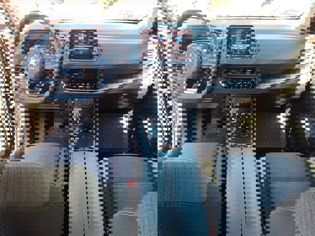 Used 2023 Nissan Rogue SV image 7