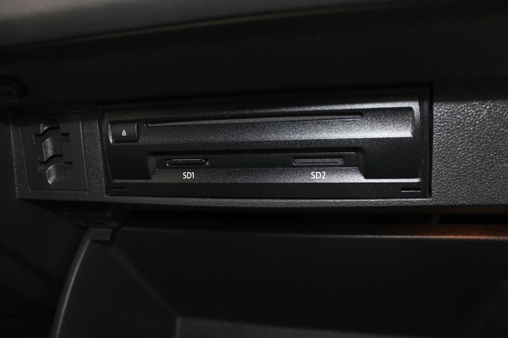 Used 2019 Volkswagen Tiguan SEL image 35