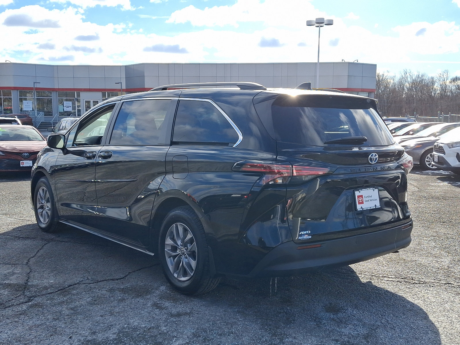 Certified 2022 Toyota Sienna LE image 5