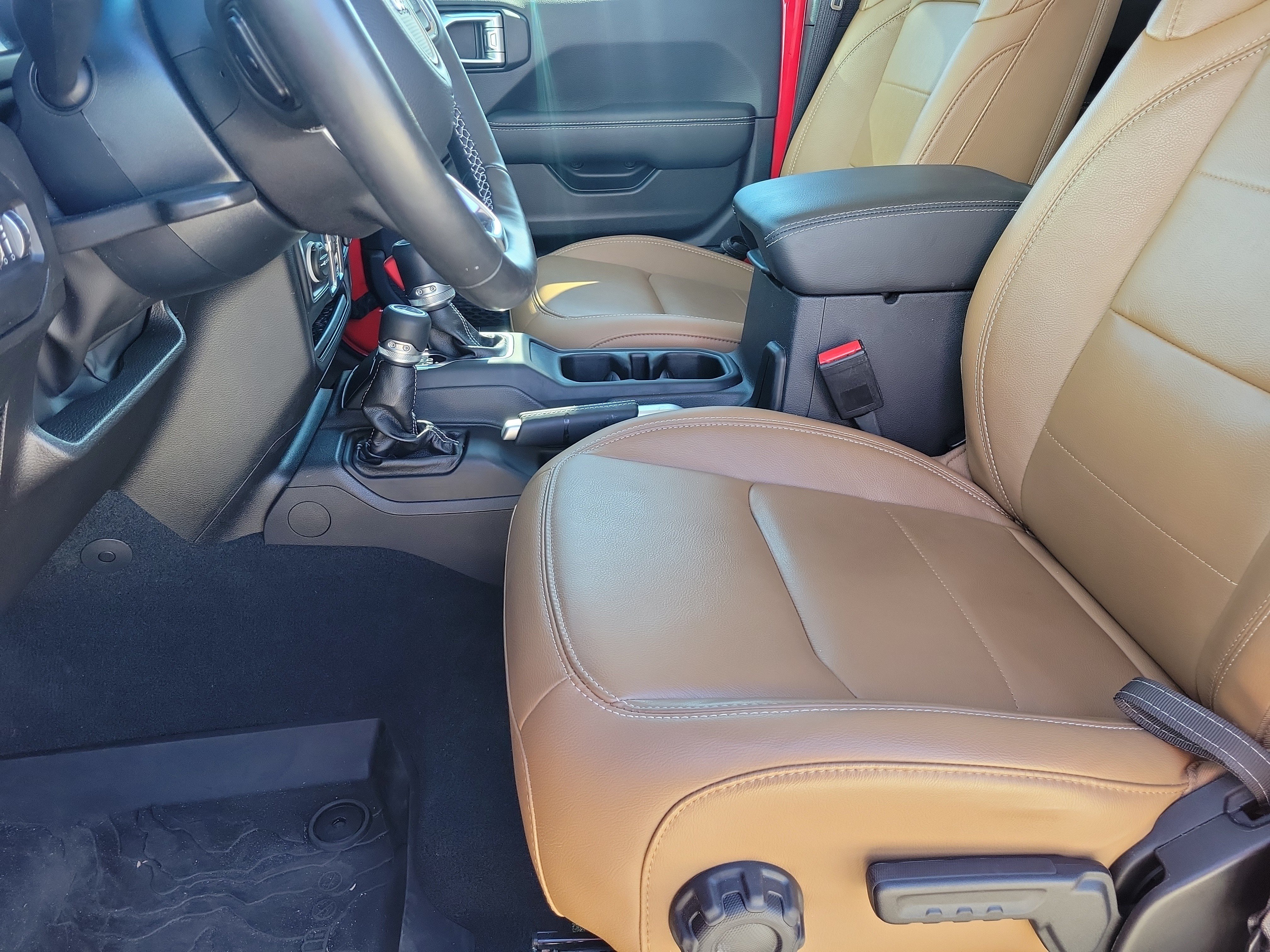 Used 2022 Jeep Gladiator Overland w/ Popular Equipment Package AWD/4WD image 18