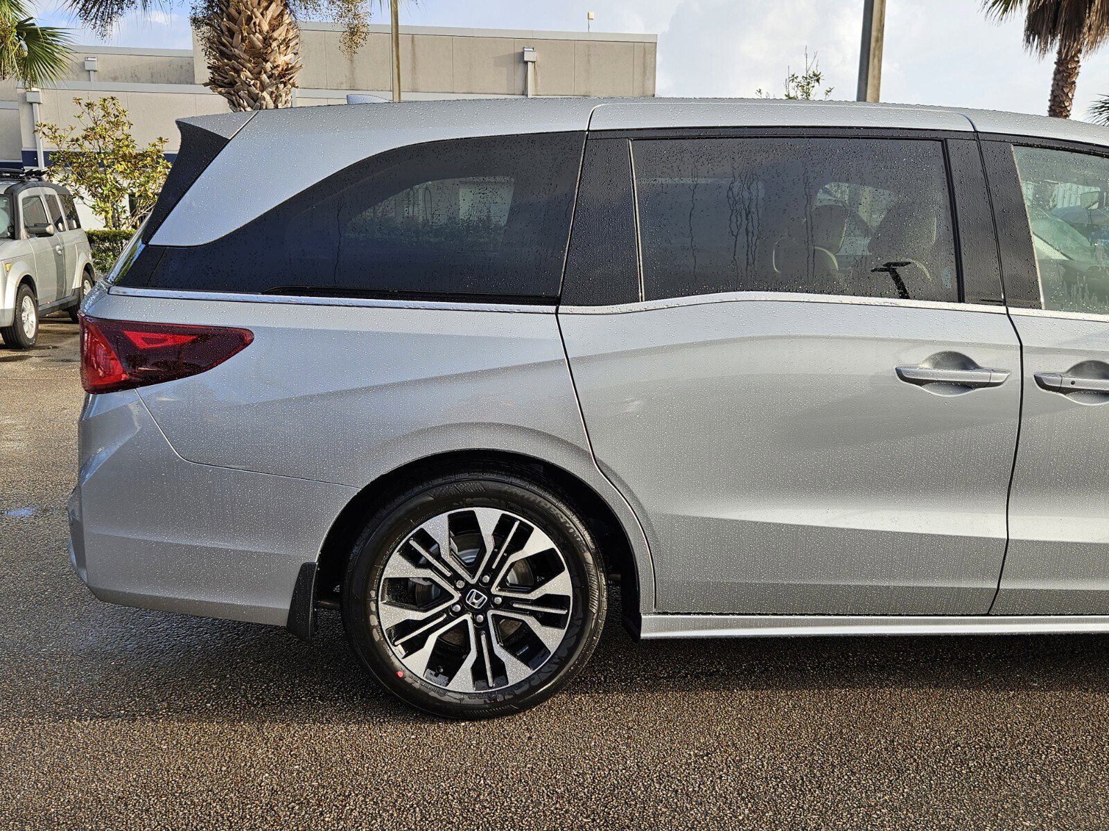 New 2026 Honda Odyssey Elite image 4