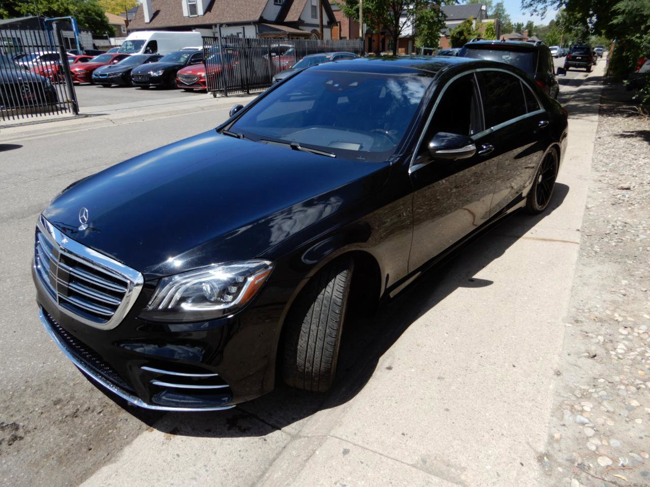 Used 2018 Mercedes-Benz S 560 Sedan w/ AMG Line Exterior image 7