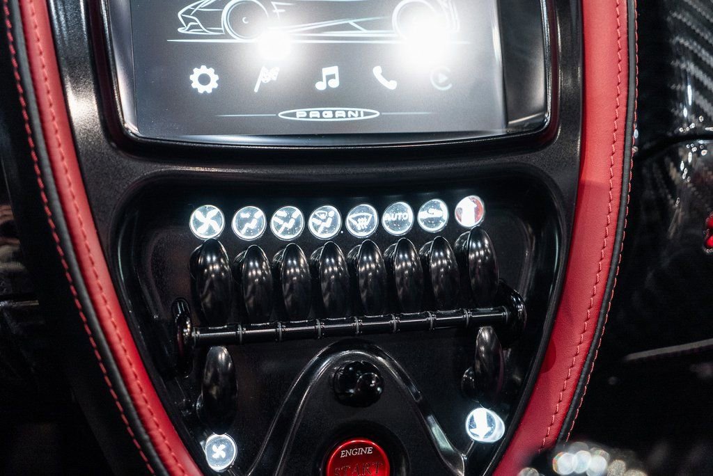 Used 2017 Pagani Huayra image 28