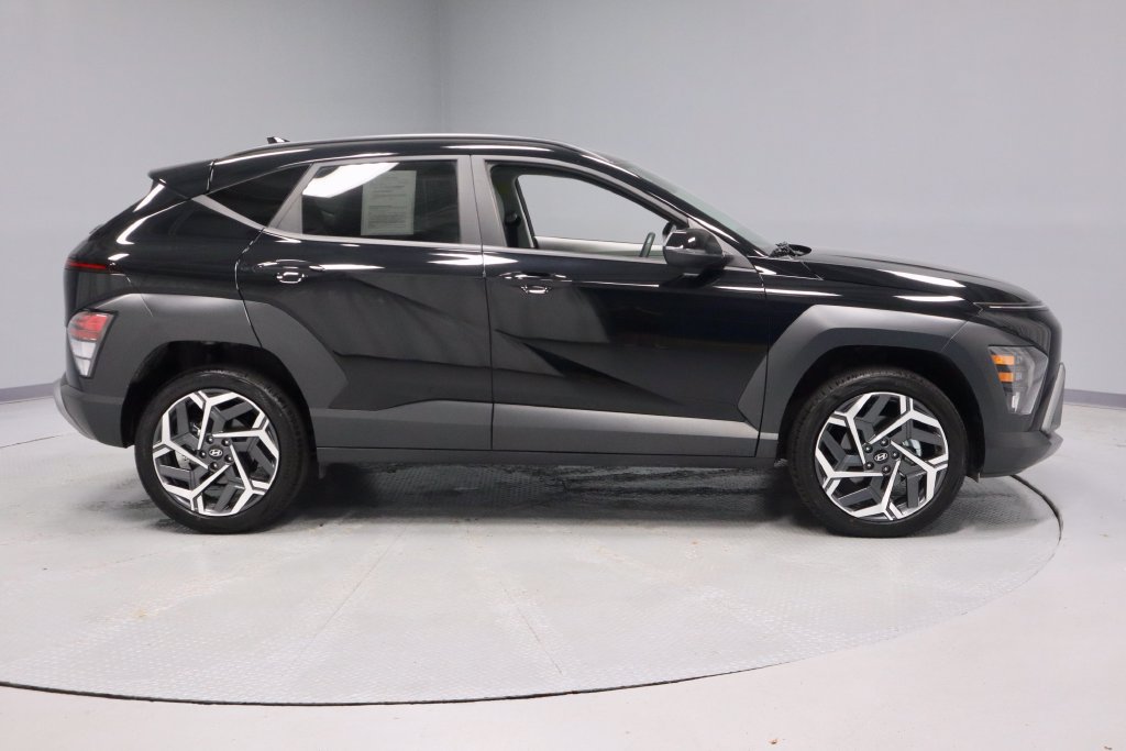 Certified 2026 Hyundai Kona SEL Premium AWD/4WD image 5