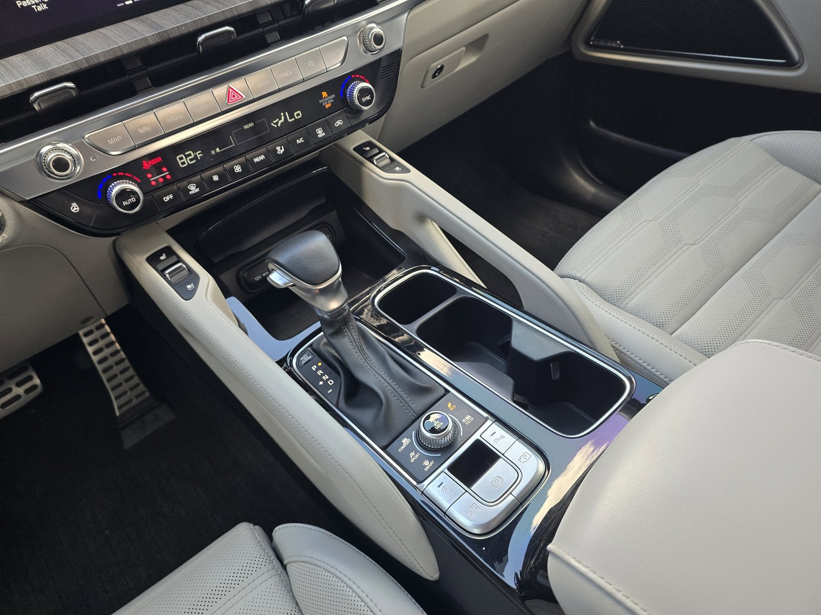 Used 2024 Kia Telluride SX Prestige image 17