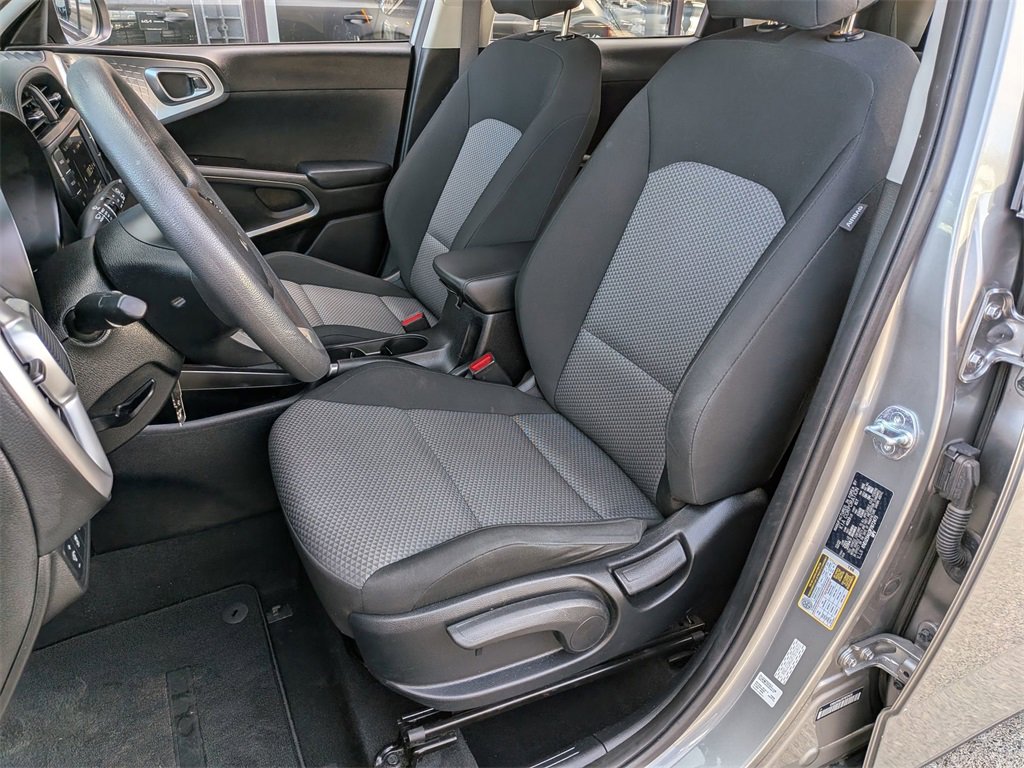 Used 2023 Kia Soul LX image 20