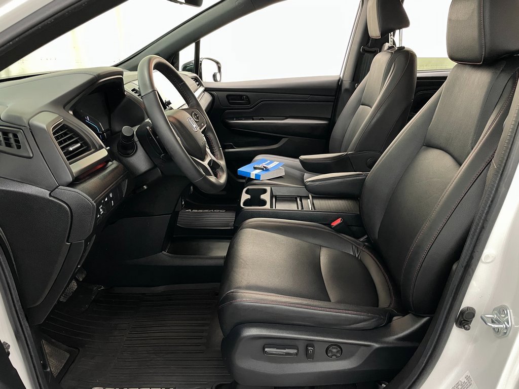 Used 2024 Honda Odyssey Sport image 7