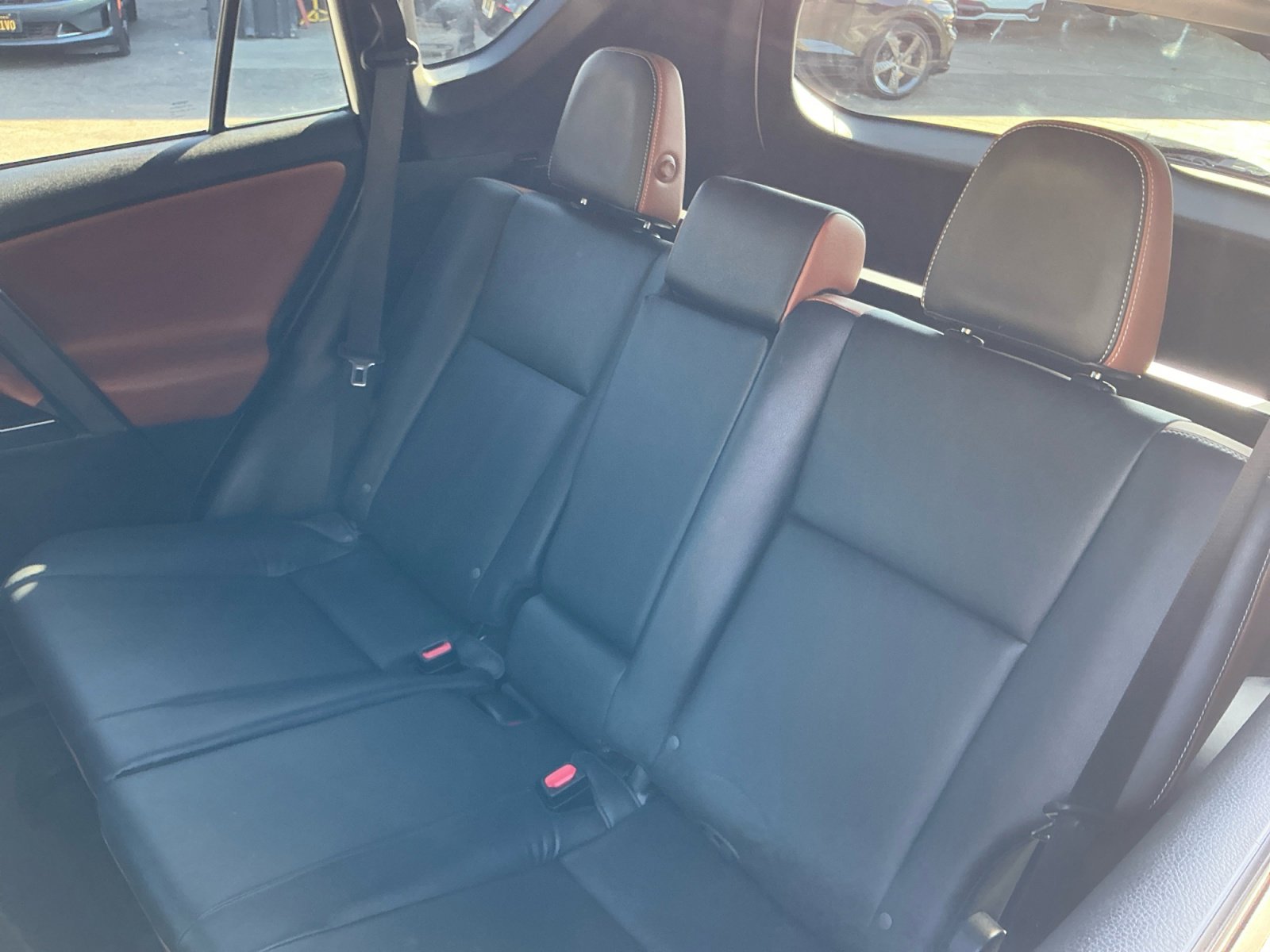 Used 2016 Toyota RAV4 SE w/ Advanced Technology Package image 19