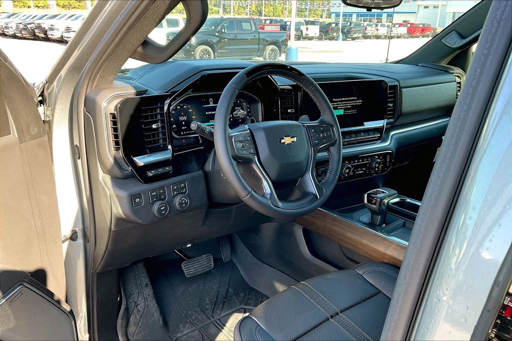 New 2026 Chevrolet Silverado 1500 High Country AWD/4WD image 8