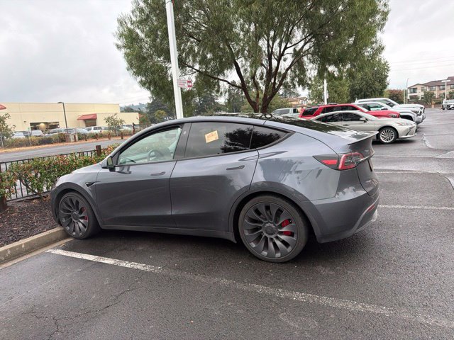 Used 2023 Tesla Model Y Performance AWD/4WD image 15