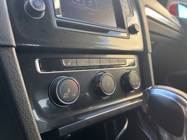 Used 2015 Volkswagen GTI SE image 25