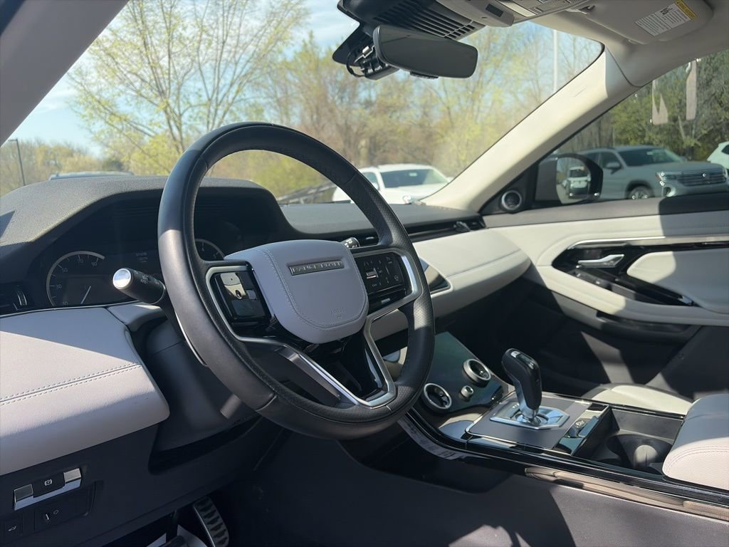 Used 2023 Land Rover Range Rover Evoque R-Dynamic SE image 11