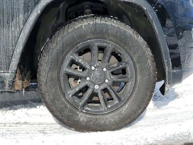 Used 2018 Jeep Grand Cherokee Laredo image 31