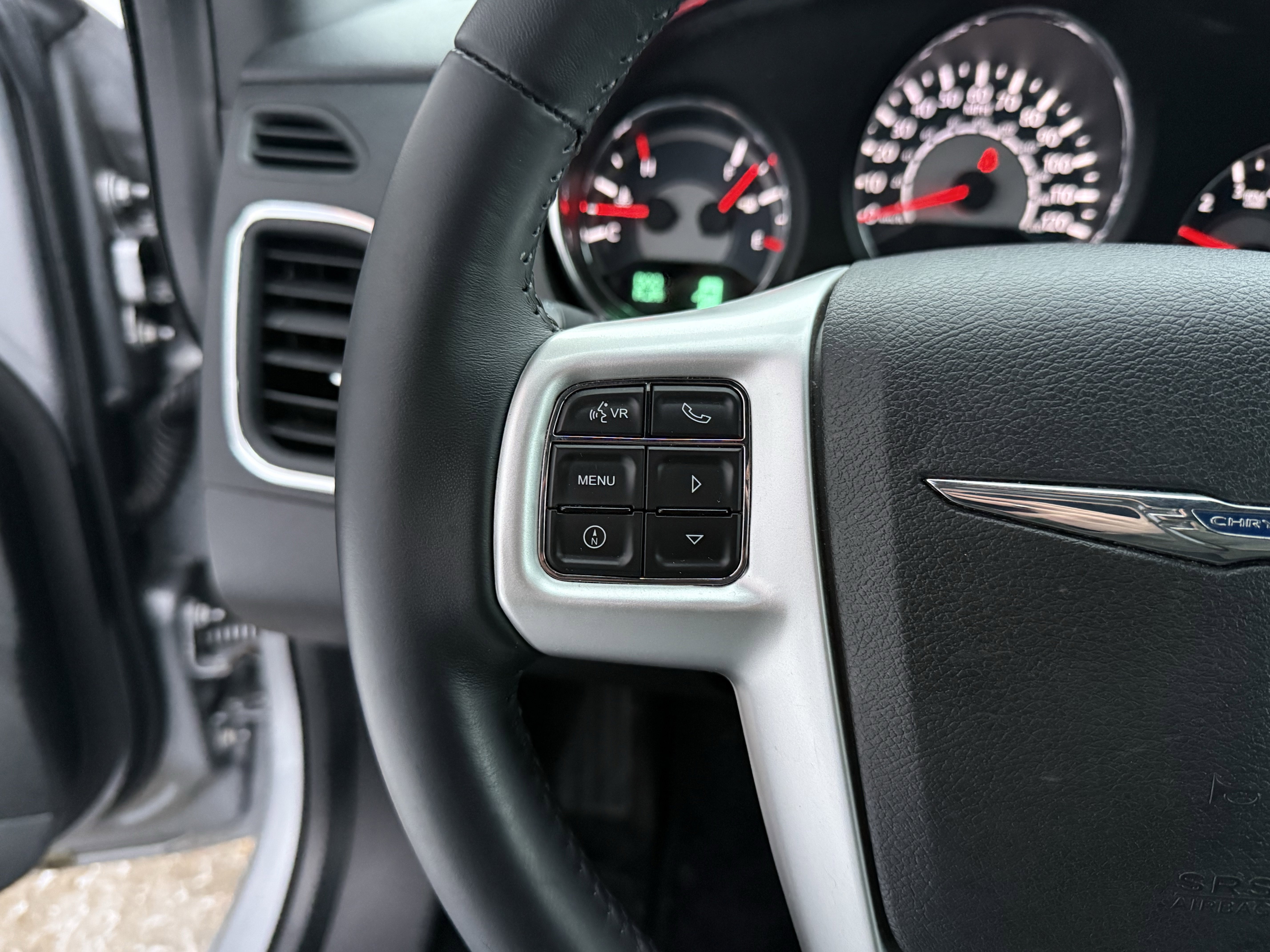 Used 2014 Chrysler 200 Limited image 13