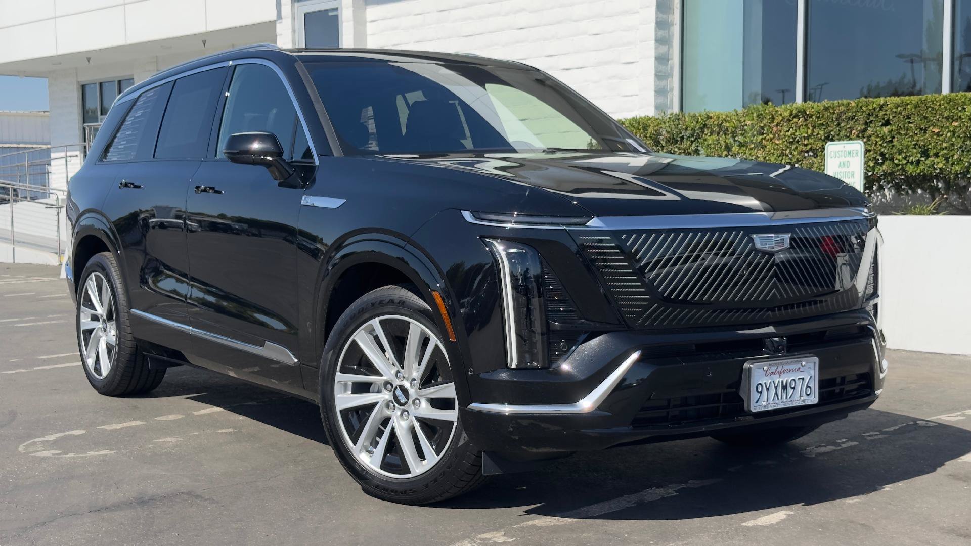 Used 2026 Cadillac Vistiq Luxury AWD/4WD image 1