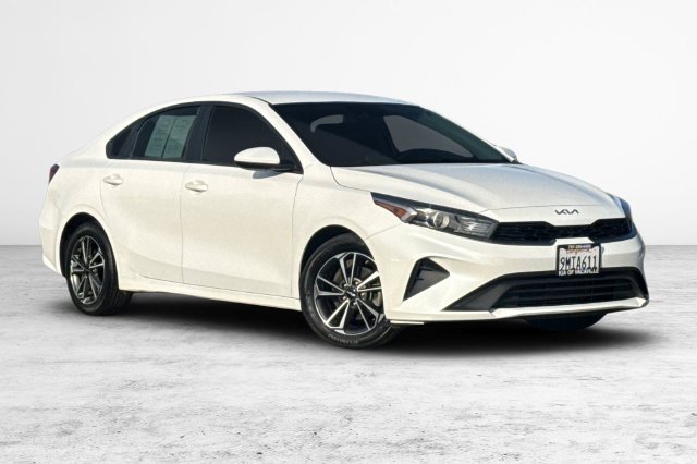 Certified 2022 Kia Forte LXS FWD image 2