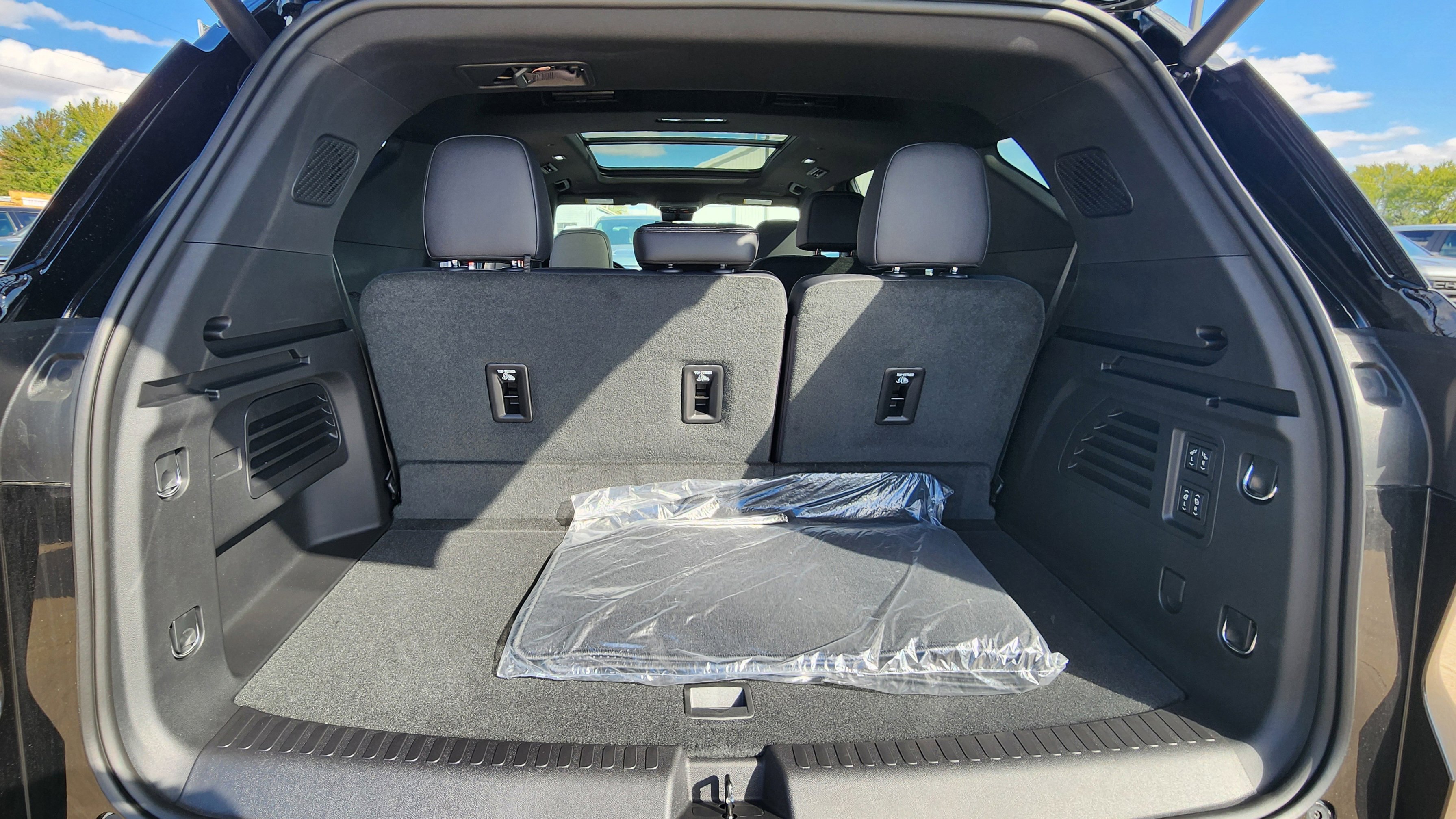 New 2026 Chevrolet Traverse High Country image 21