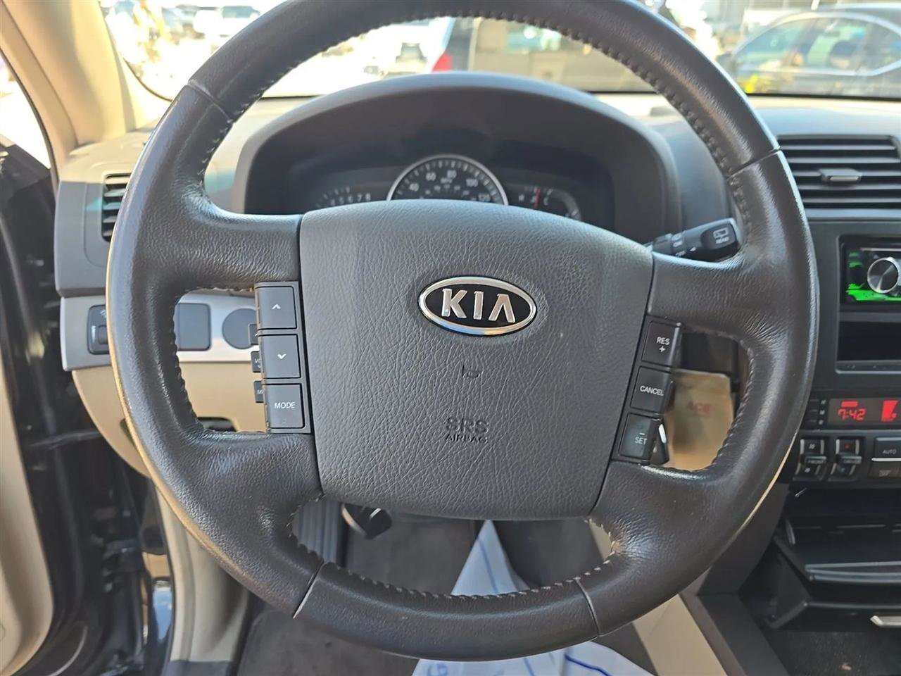 Used 2009 Kia Borrego EX w/ Premium Pkg RWD image 16