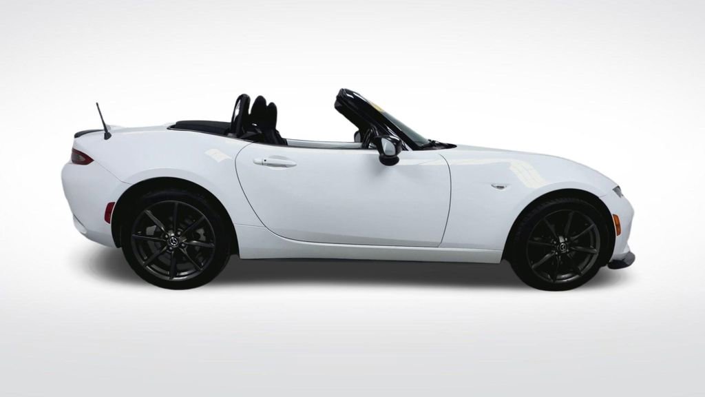 Used 2016 MAZDA MX-5 Miata Club RWD image 9