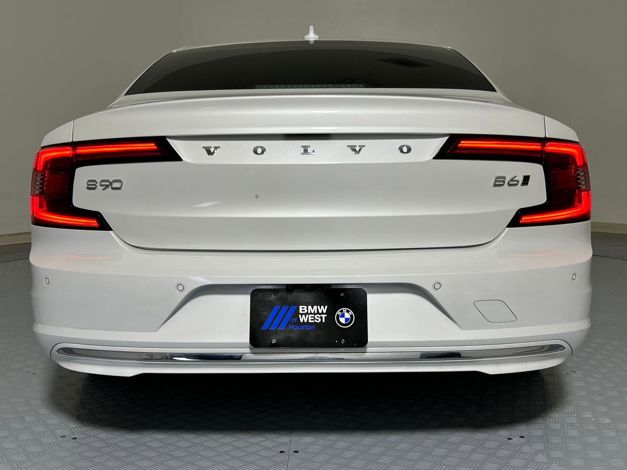 Used 2025 Volvo S90 B6 Plus image 10