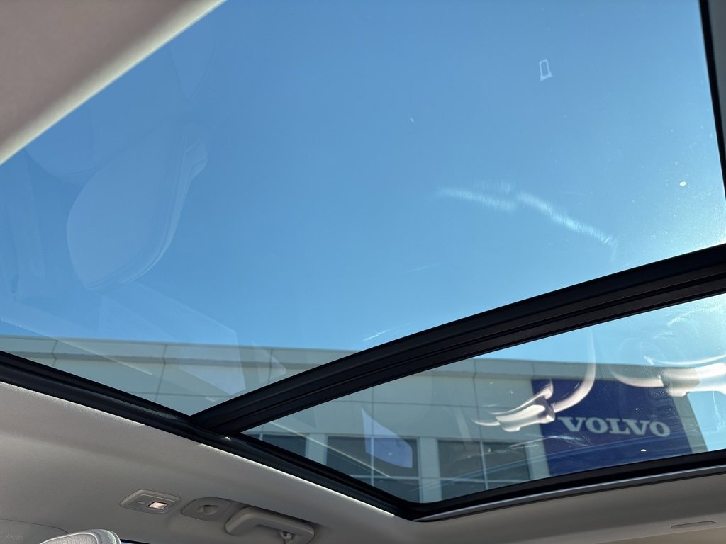 Certified 2023 Volvo XC90 B5 Plus w/ Protection Package Premier image 31