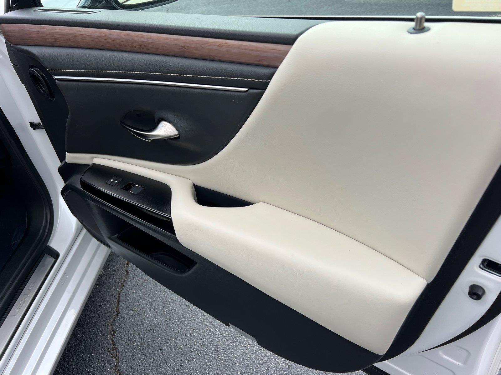 Certified 2024 Lexus ES 350 w/ Technology Package FWD image 14