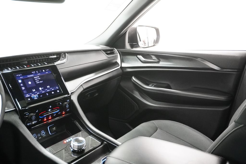 New 2025 Jeep Grand Cherokee L Laredo w/ Luxury Tech Group I image 15