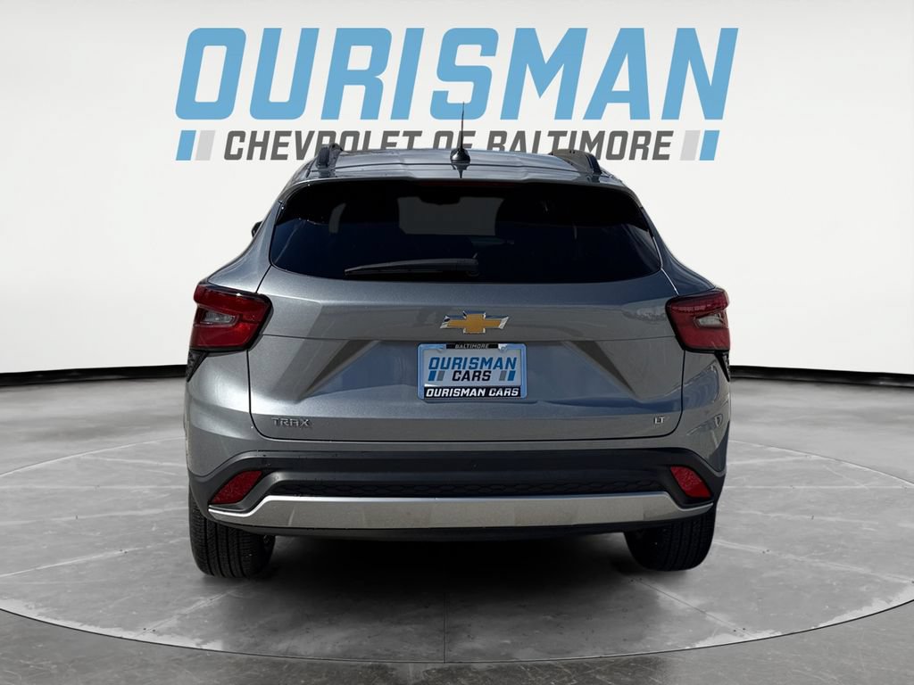 Used 2025 Chevrolet Trax LT w/ Driver Confidence Package FWD image 5