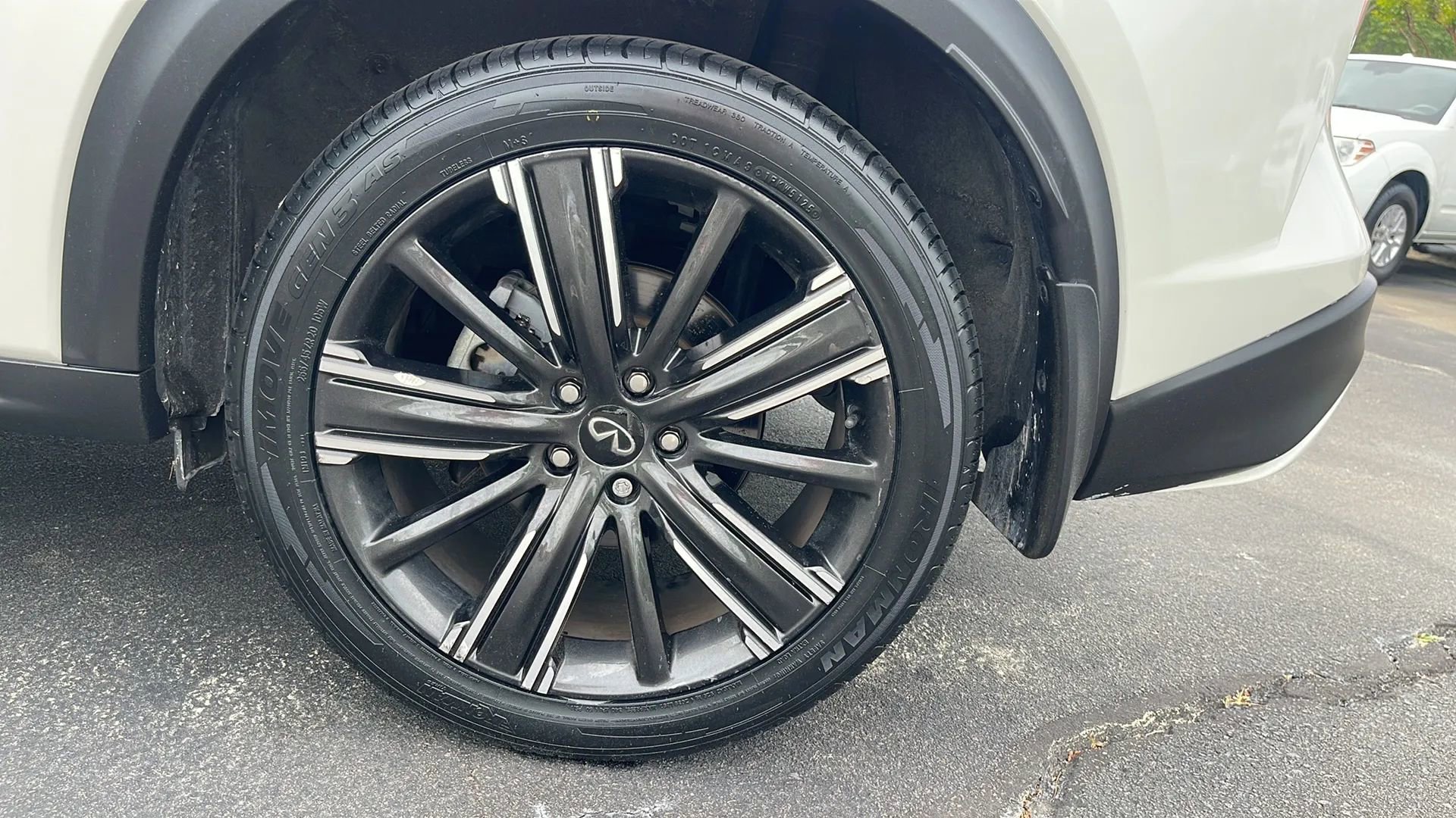 Used 2022 INFINITI QX50 Luxe w/ Appearance Package image 9