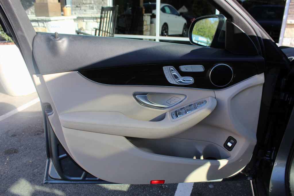 Used 2018 Mercedes-Benz C 300 Sedan image 10