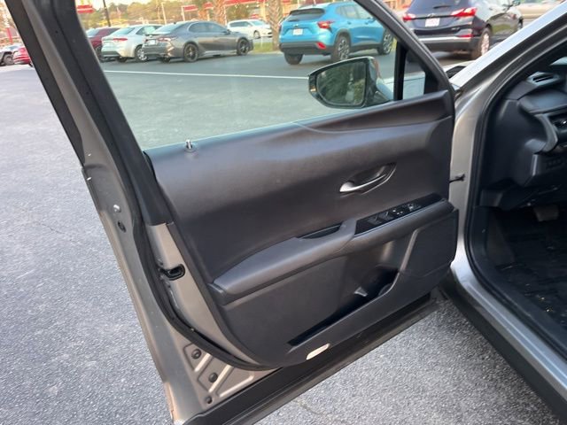 Used 2019 Lexus UX 200 w/ Premium Package image 5