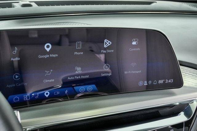 Used 2023 Cadillac Lyriq 2WD image 16