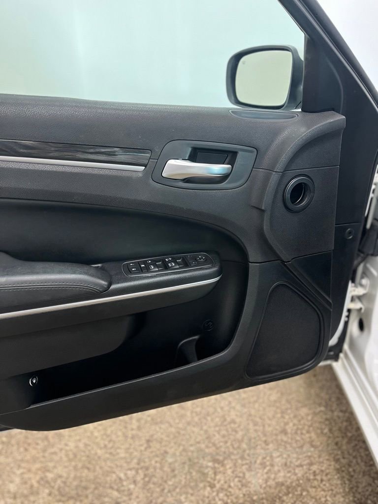 Used 2017 Chrysler 300 Limited AWD/4WD image 8
