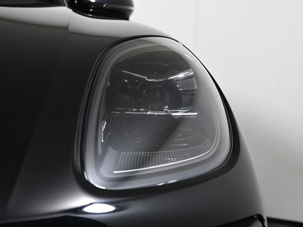 New 2026 Porsche Macan AWD/4WD image 11