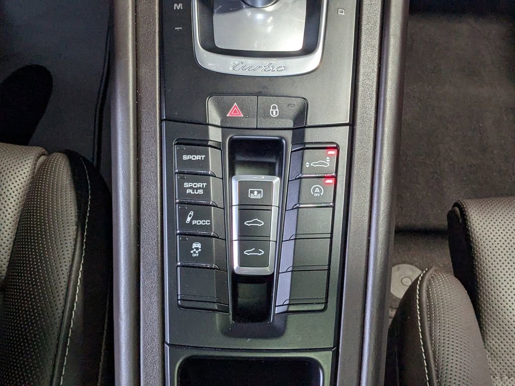 Used 2016 Porsche 911 Turbo S image 30